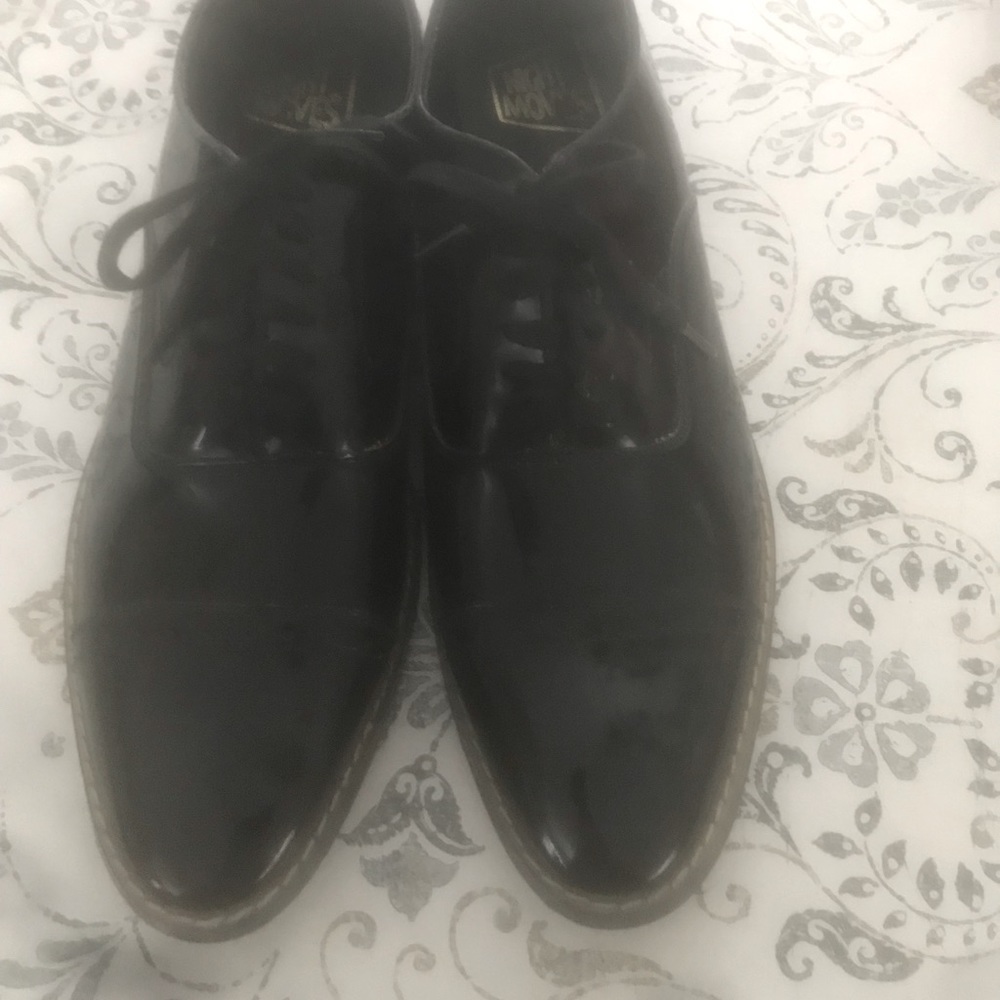 Men’s dress shoes